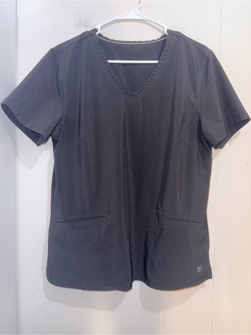 Urbane Performance Motivate V-Neck Scrub Top Black Size L EUC